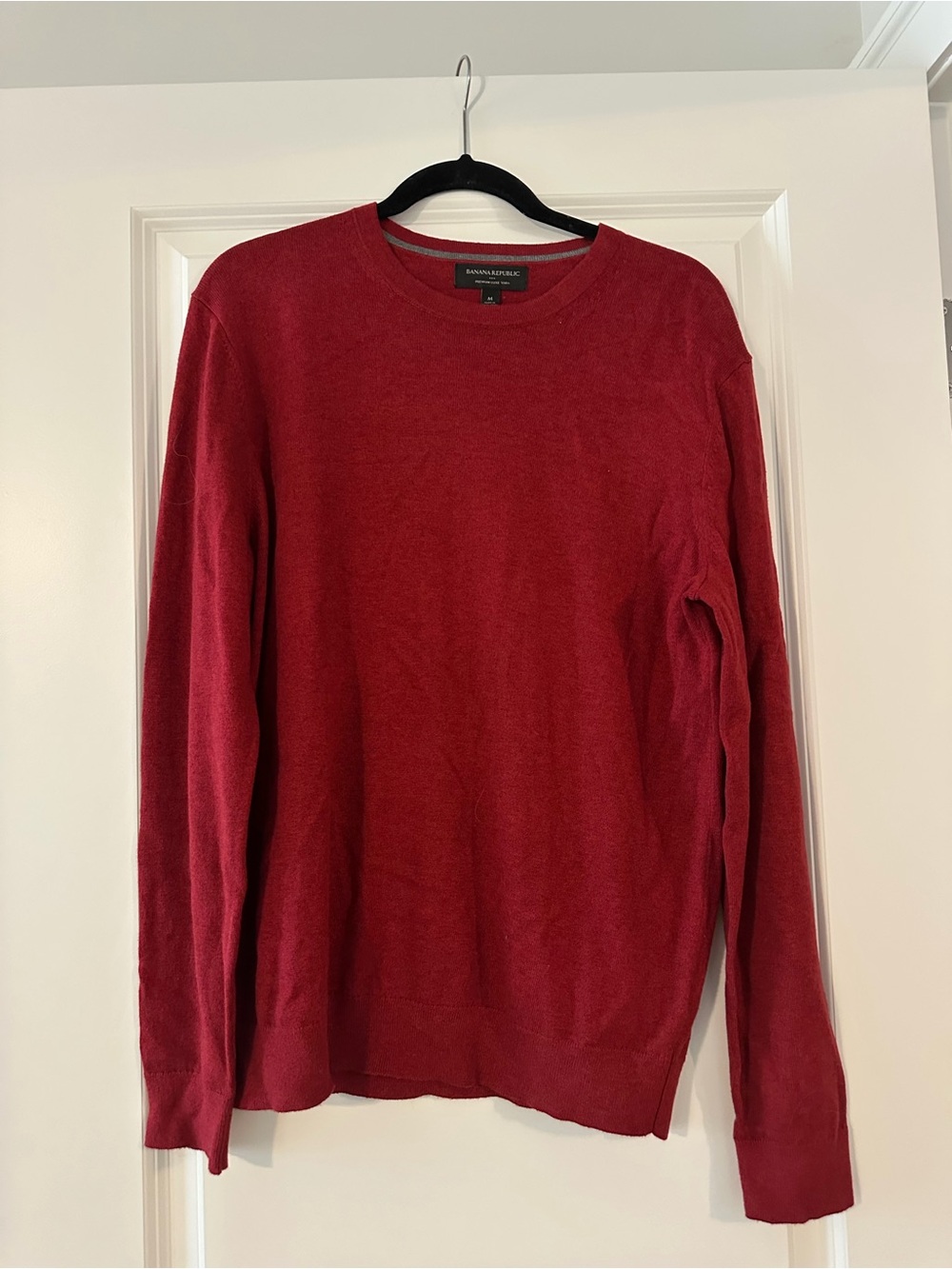 Banana Republic Men's Red Crewneck Sweater